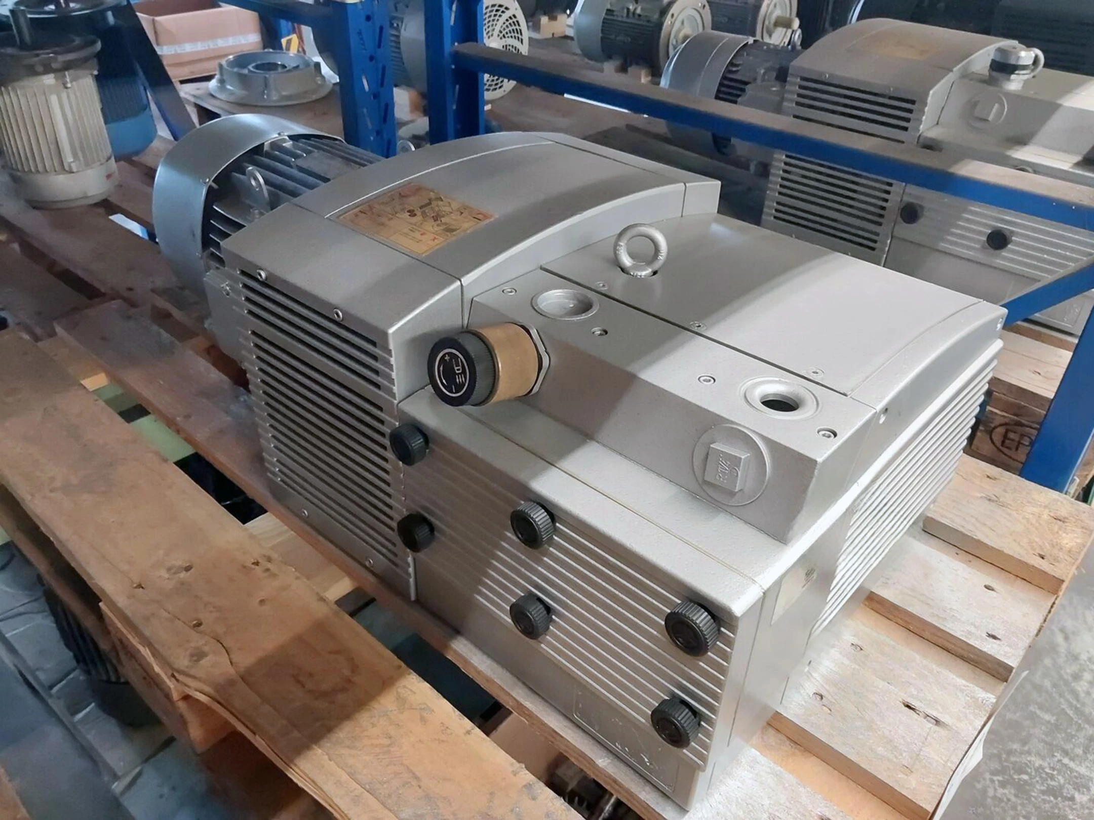 Becker KDT 3.100 rotary vane pressure pump